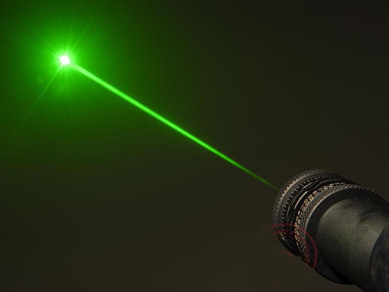 Световая указка. Лазерная указка 2023. Лазерная указка плоский Луч. Laser зеленый Луч. Красный лазер.