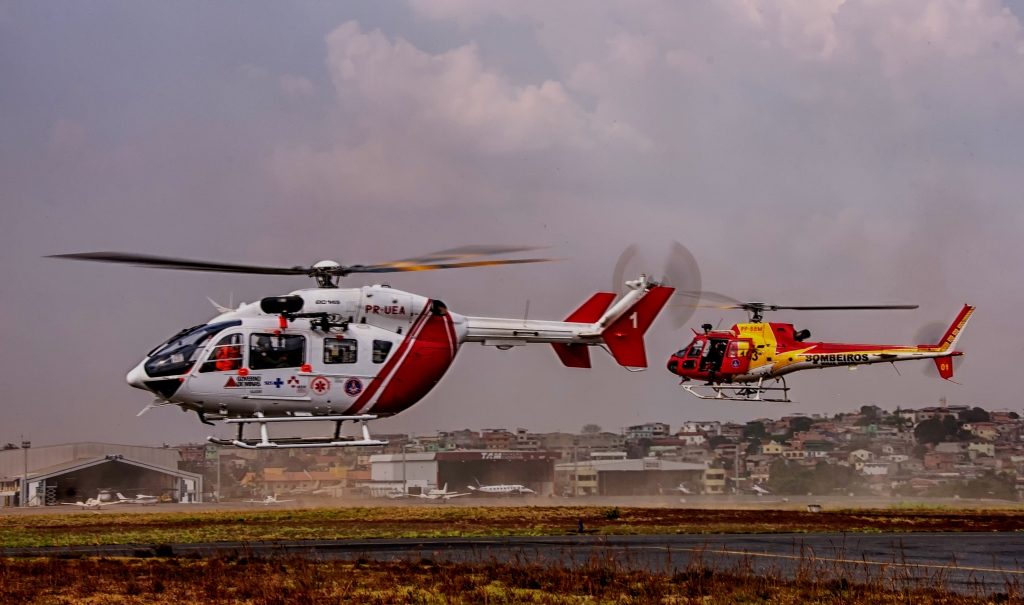 O Helibras EC-145 PR-UEA no aeroporto da Pampulha, Belo Horizonte, MG (Imagens: Roberto Caiafa)